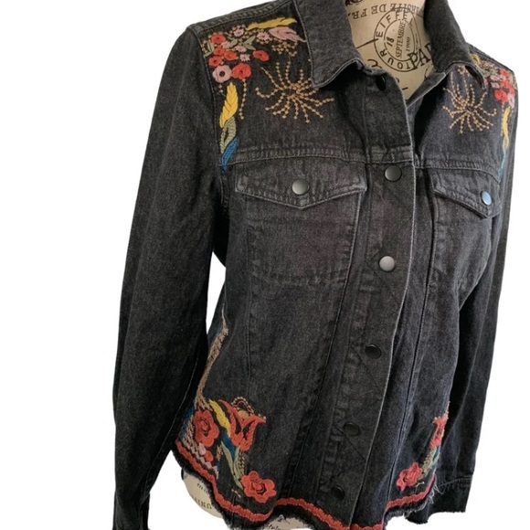 Mi ami women’s M embroidered black denim jacket - Picture 4 of 12